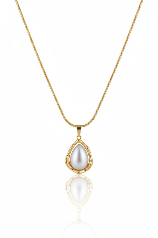 Ethereal Pearl Teardrop Pendant
