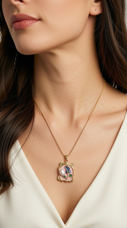 Roselle Gold Pendant